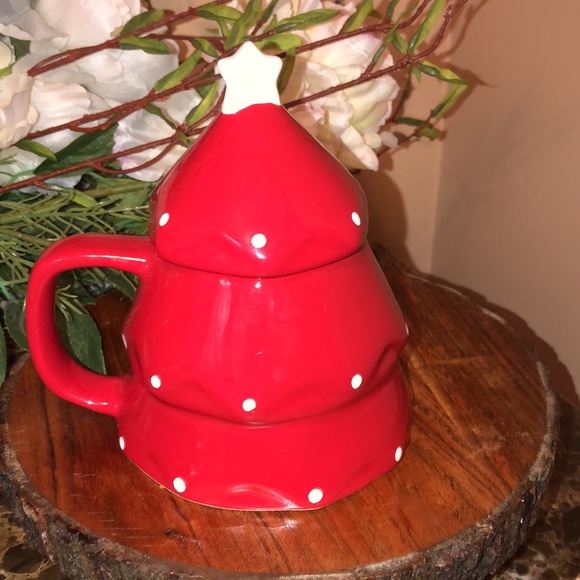 RAE DUNN RED CHRISTMAS TREE SHAPE COFFEE/TEA CUP WITH A LID - Picture 5 of 7